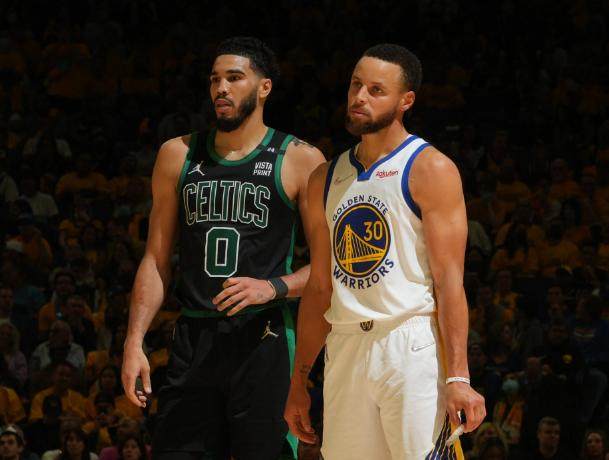 开云Kaiyun官网入口-勇士已被绿军拉开差距？美记：他们需通过交易补强