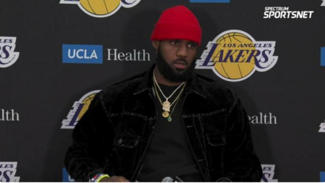 开云体育官网-三巨头合体湖人反而输球 詹眉已对沃格尔不满？